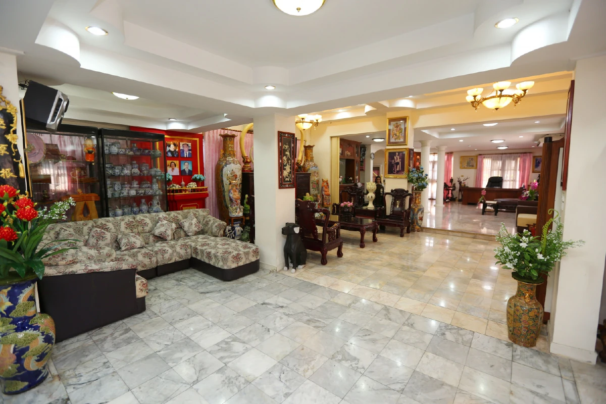 สุรัตน์ วงศ์ชาญศิลป์ บ้านนี้อยู่แล้วสุขกายสุขใจ