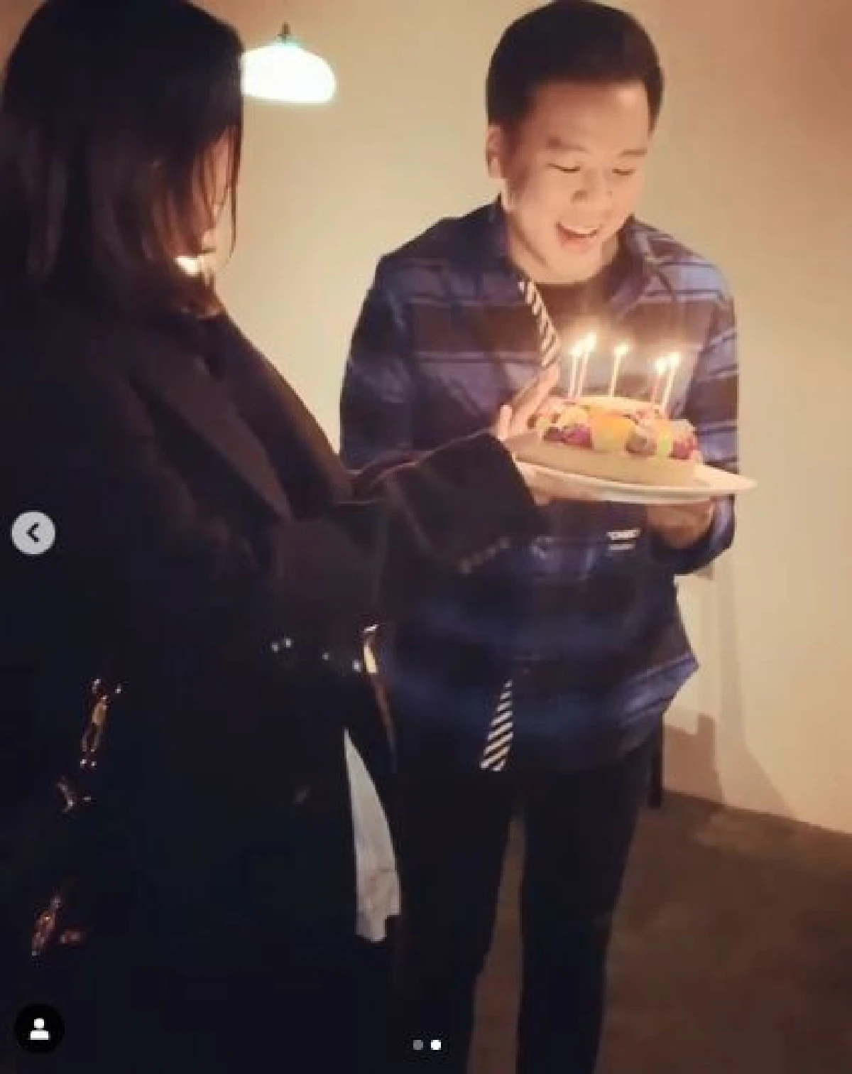 เผยโฉมแฟนใหม่ คริส หอวัง หลังเจ้าตัวบินตามไปเซอร์ไพรส์วันเกิดถึงญี่ปุ่น