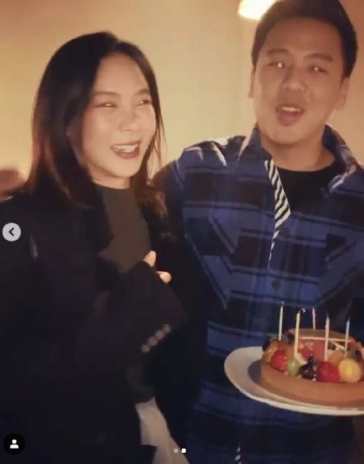 เผยโฉมแฟนใหม่ คริส หอวัง หลังเจ้าตัวบินตามไปเซอร์ไพรส์วันเกิดถึงญี่ปุ่น