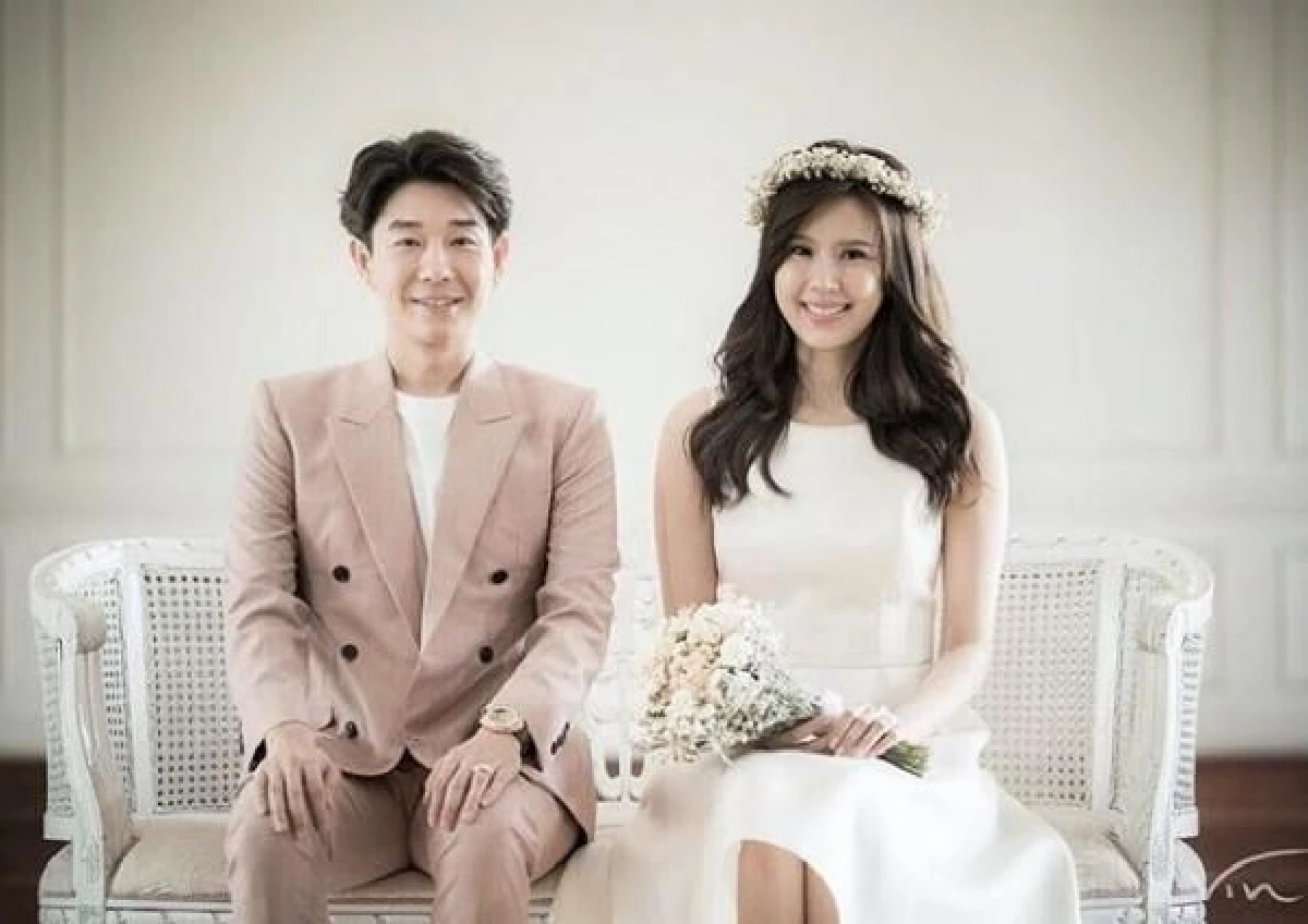 14 ปีรักนี้ที่มั่นคง! บอย-เจี๊ยบ ควงคู่เข้าพิธีแต่งงานชื่นมื่น