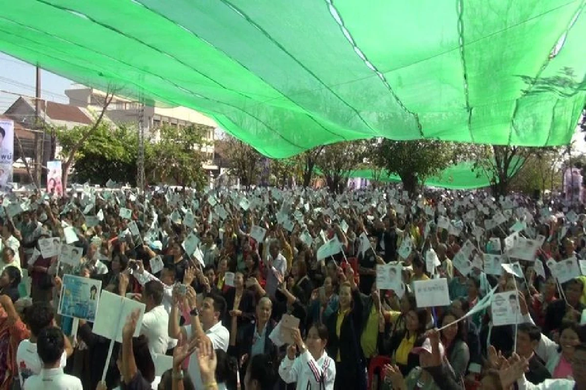 "อุตตม"บุกอุบลฯปราศรัย3เขตอุบไต๋ทาบ"บิ๊กตู่"นั่งนายกฯ