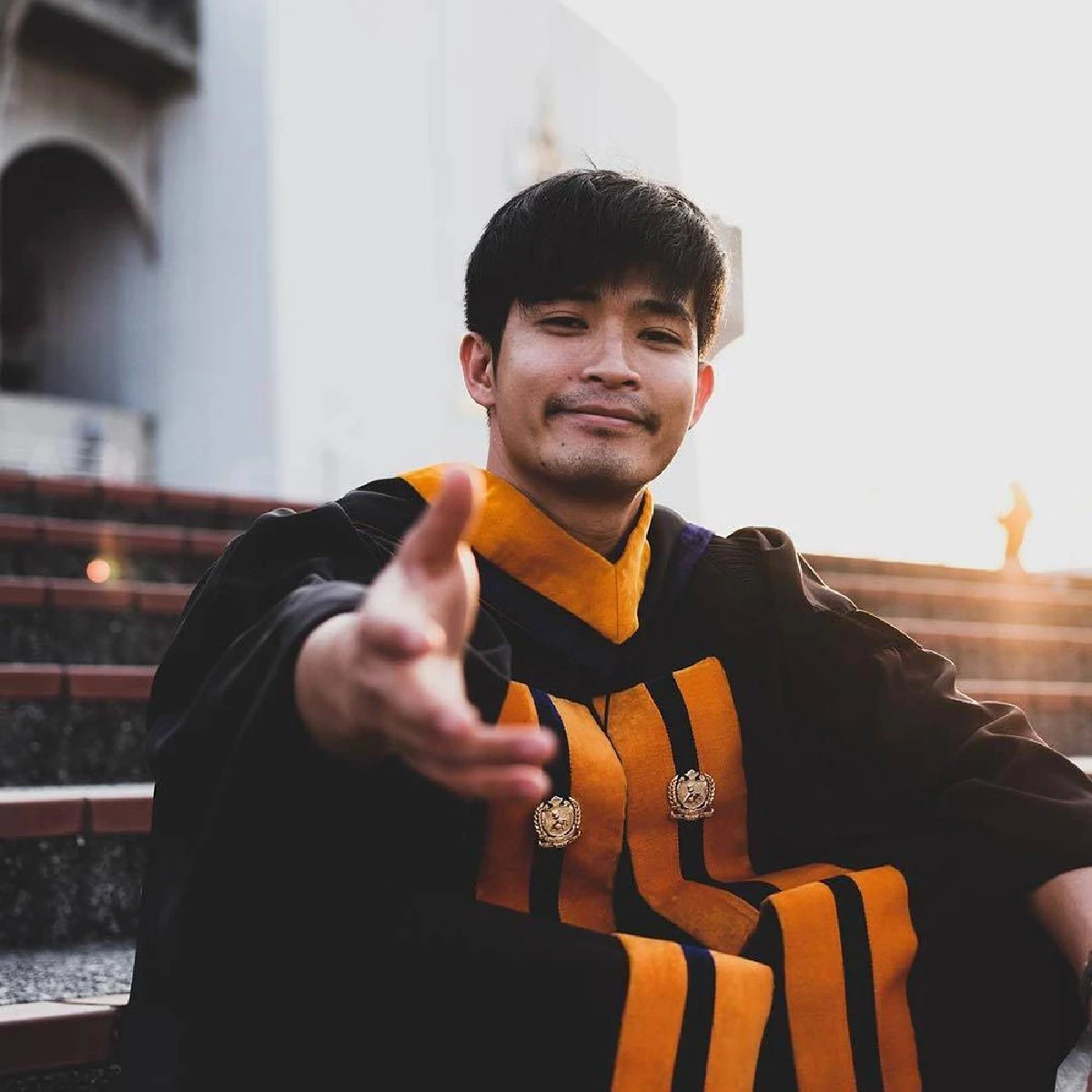 8 ปีที่พากเพียร! ตูมตาม ยุทธนา เว้าอีสานถึงยาย หลังคว้าปริญญาให้แล้ว