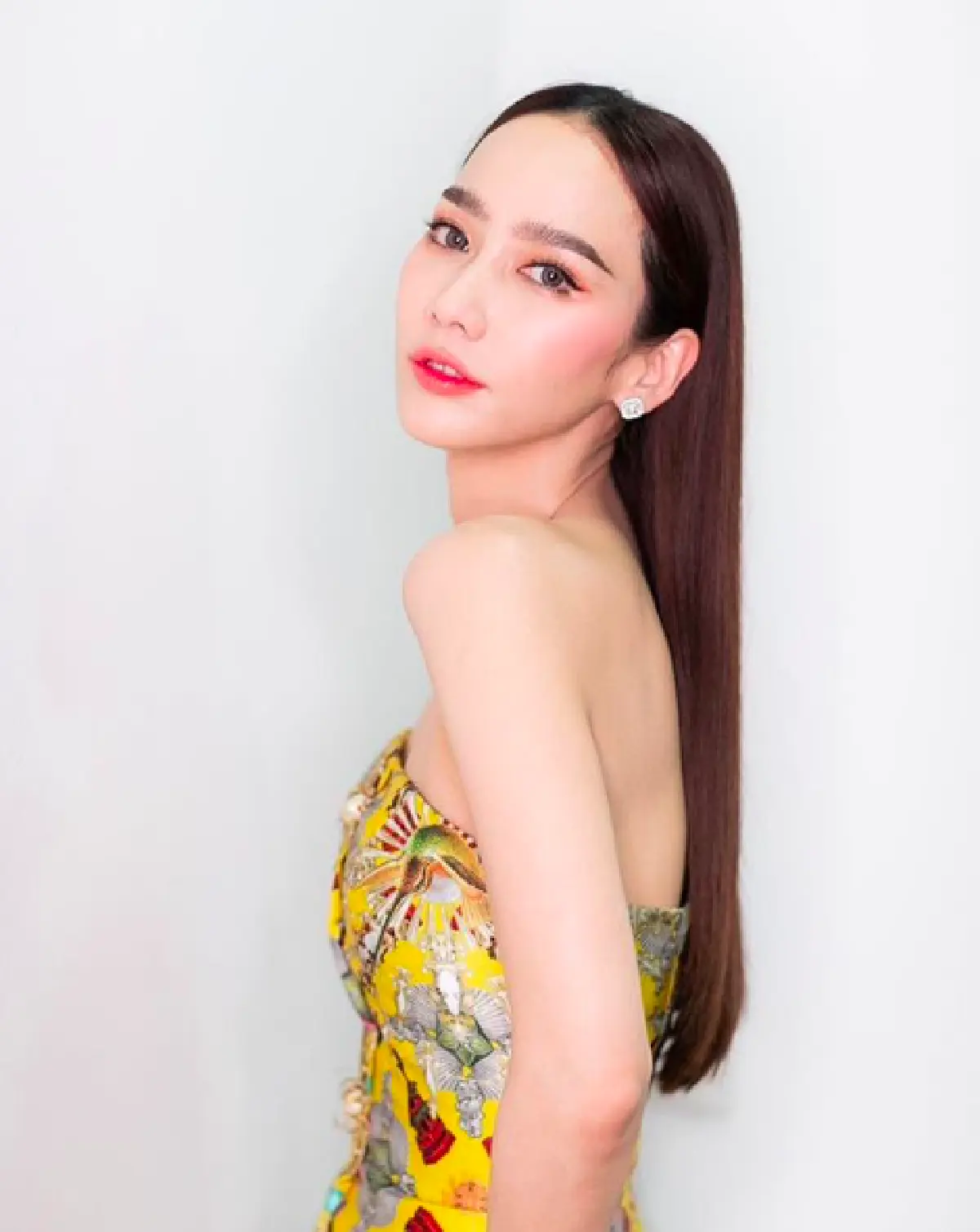 ต้นฉบับความสวยนางเอกซุปตาร์ “น้องฉัตร” แปลงโฉมให้ "คุณแม่สุภาพร” แม่ของ “อั้ม พัชราภา"