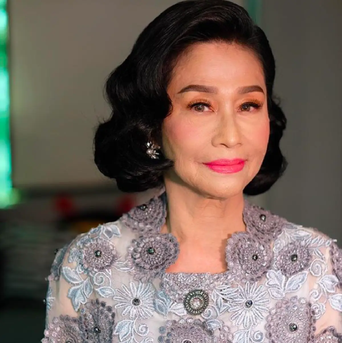 ต้นฉบับความสวยนางเอกซุปตาร์ “น้องฉัตร” แปลงโฉมให้ "คุณแม่สุภาพร” แม่ของ “อั้ม พัชราภา"