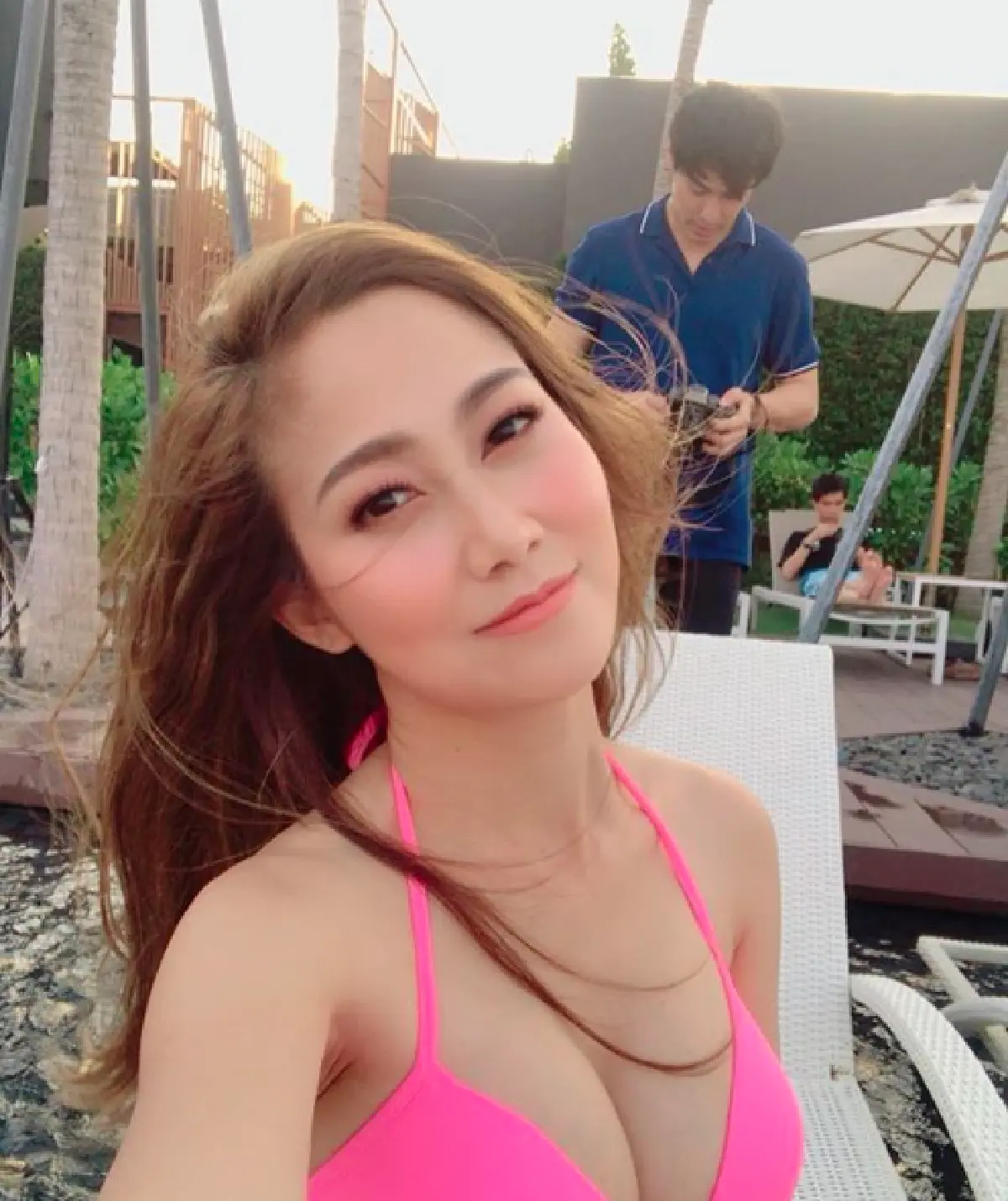 “ไฮโซน้ำหวาน” นุ่งบิกีนี่สีชมพูอวดหุ่นสุดเป๊ะเข้าที่ พา “นาวิน ต้าร์” และลูกสาวพักผ่อนเที่ยวทะเล