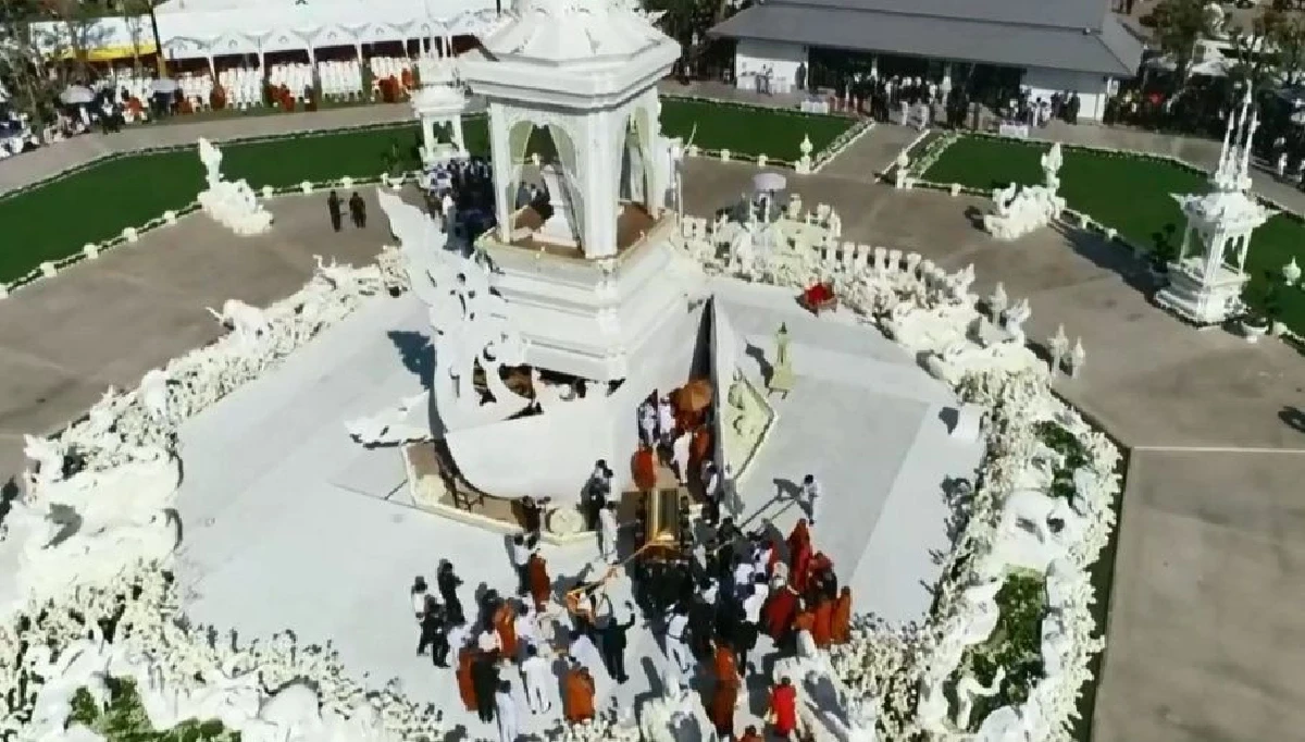 เคลื่อนสรีระสังขาร "หลวงพ่อคูณ" เตรียมพระราชทานเพลิงคืนนี้