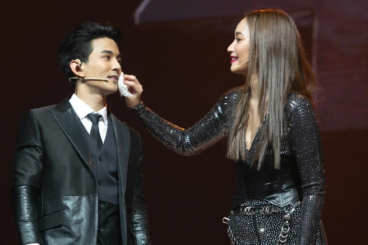 บี น้ำทิพย์ สวยเด็ดเผ็ดทุกท่วงท่า! หวนจับไมค์โชว์ร้องเต้นจัดเต็ม