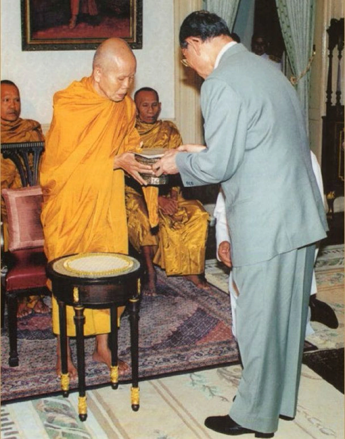 "กูรู้สึกดีใจอย่างหาที่เปรียบไม่ได้" การทำบุญครั้งยิ่งใหญ่ของหลวงพ่อคูณ