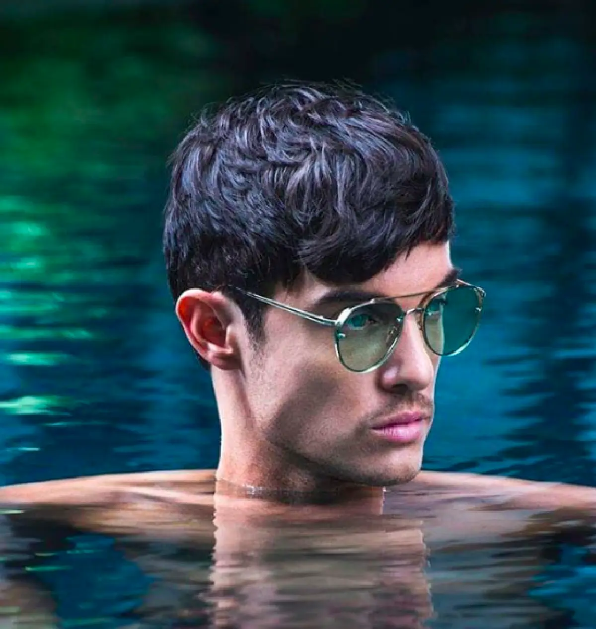 “ซันนี่ The Face Men” โพสต์คลิปโรงแรมปล่อยควันดำ อีกทั้งโทรแจ้งเจ้าหน้าแต่ถูกตัดสาย