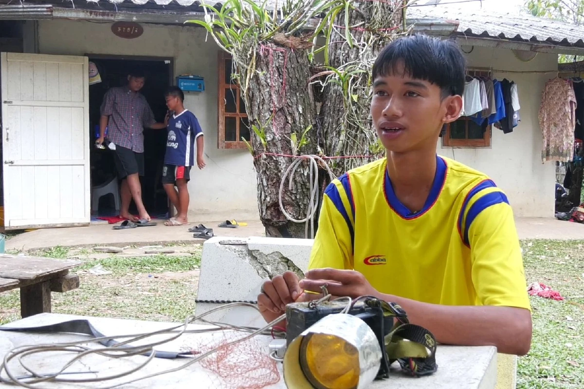 "ใครคิดฆ่าตัวตายให้คิดถึงครอบครัว"เปิดใจฮีโร่หนุ่มช่วยสาวโดดสะพานแม่น้ำตราด