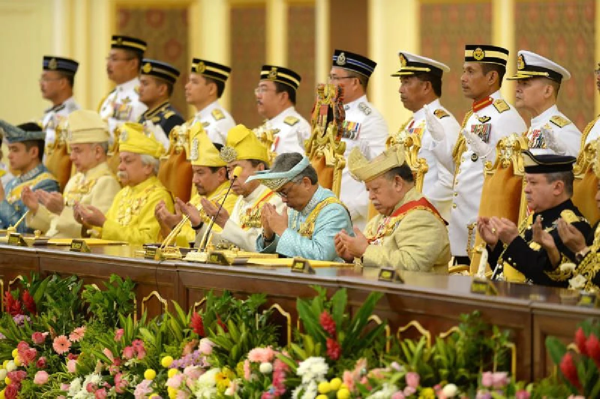สุลต่านอับดุลลาห์ แห่งรัฐปะหัง ขึ้นครองราชย์