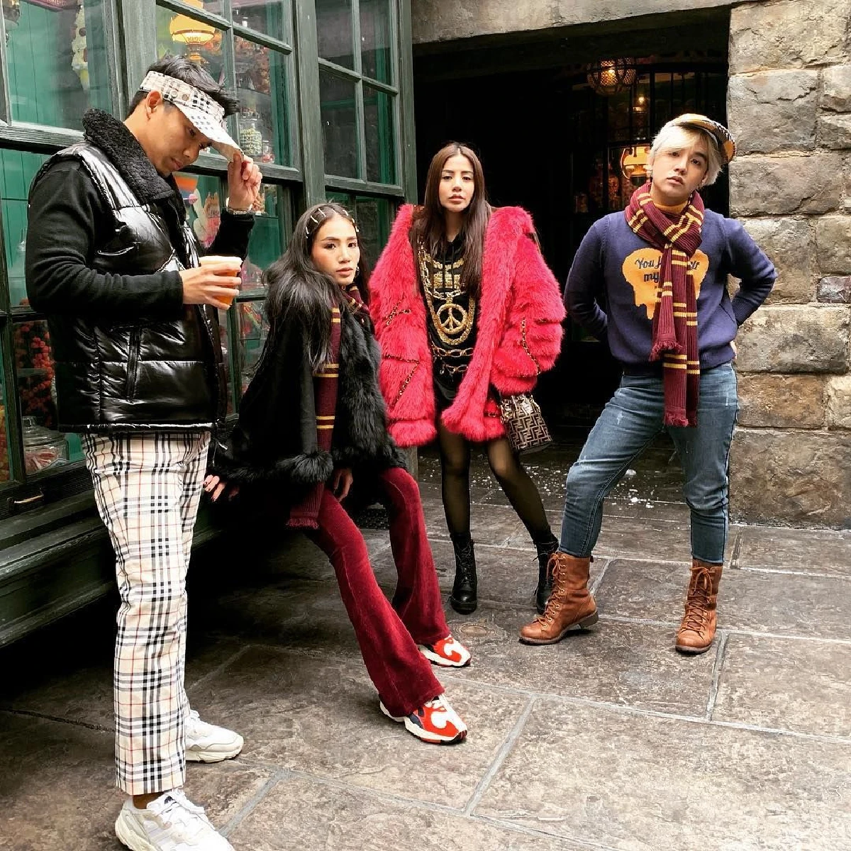 พักเซ็กซี่ไว้ก่อน! ใบเตย อาร์สยาม อวดลุคหวานละมุนเที่ยวญี่ปุ่น