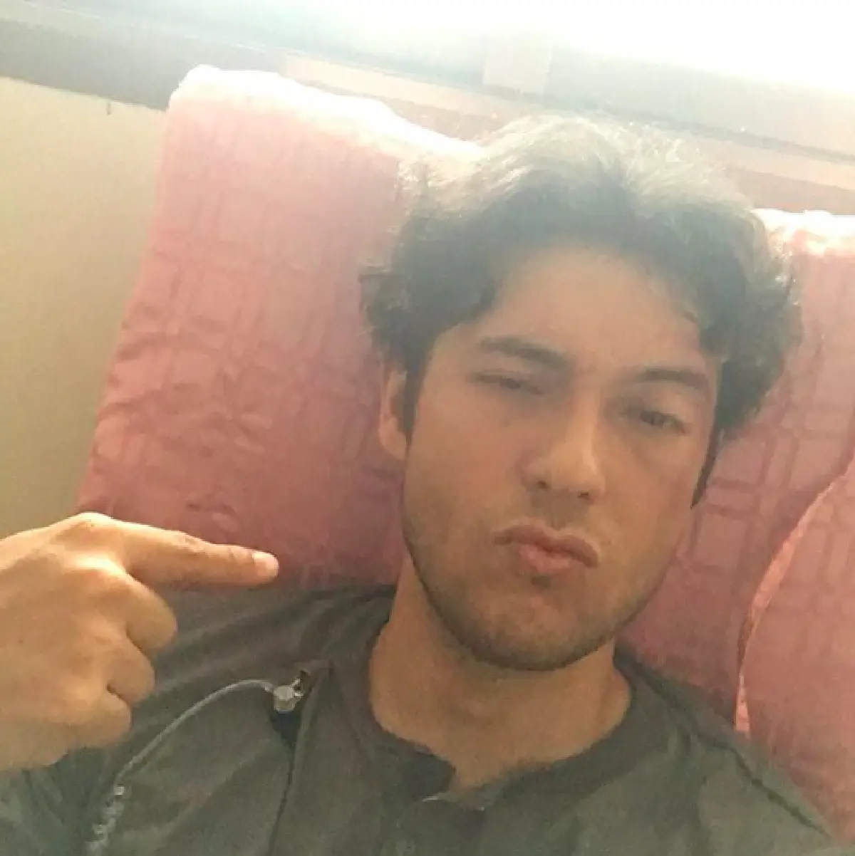 “แอนดริว" เคลื่อนไหวแบบงงๆ! หลังมีข่าวซุ่มคบ “พลอย" มาร่วมปี