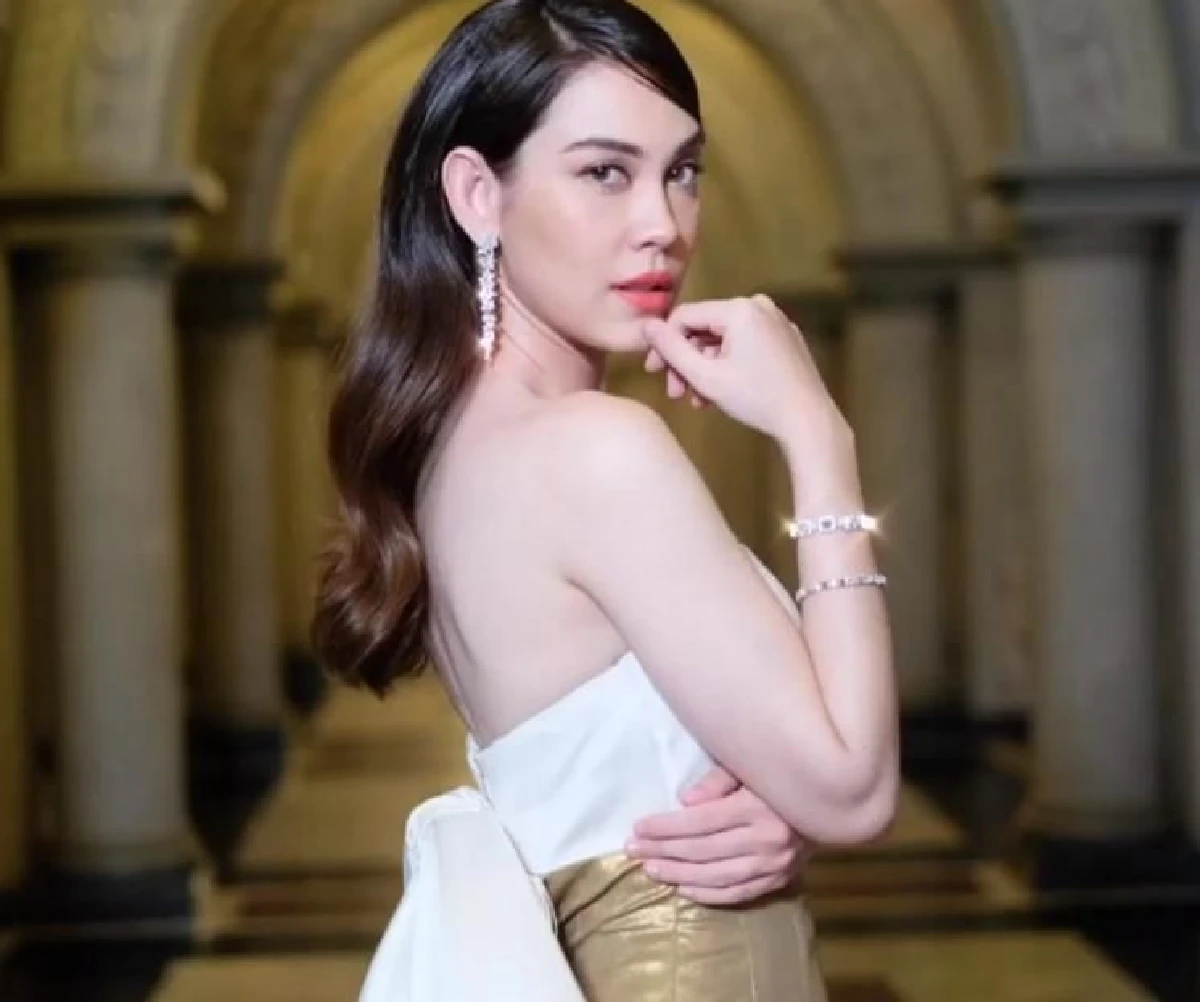 ออร่าเจ้าสาวจับ! แมท ภีรนีย์ เผยลุคสวยปังจากละครลิขิตรักข้ามดวงดาว