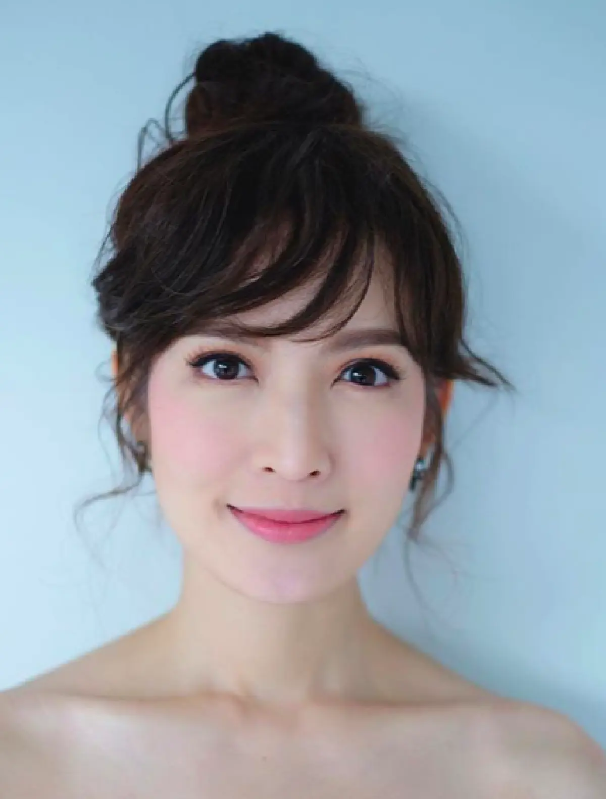 "แอฟ ทักษอร" กับลุคใหม่ผมหน้าม้า มาสายแบ๊วสไตล์เกาหลี