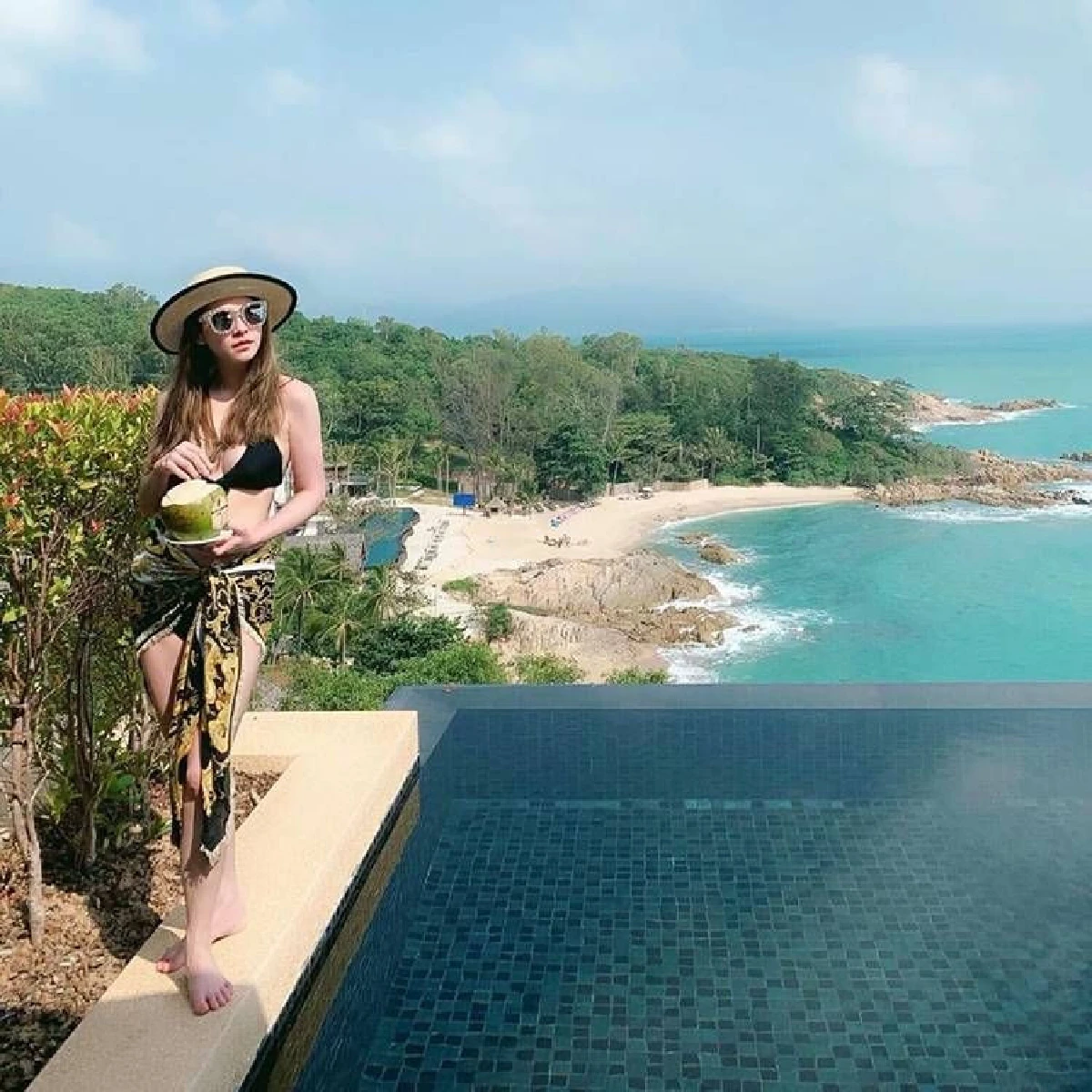 ส่องทริป นาตาลี เซ็กซี่หนีฝุ่น! อวดผิวขาวเนียนเที่ยวเกาะสมุย