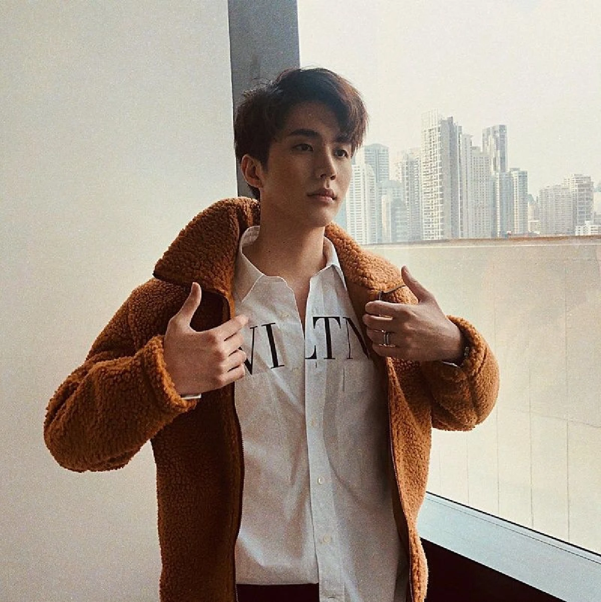 ท่าโฉลงคิ้วบอย! 10 ภาพ อิน สาริน-พ่อเพิ่ม หล่อละมุนจนสาวๆใจละลาย