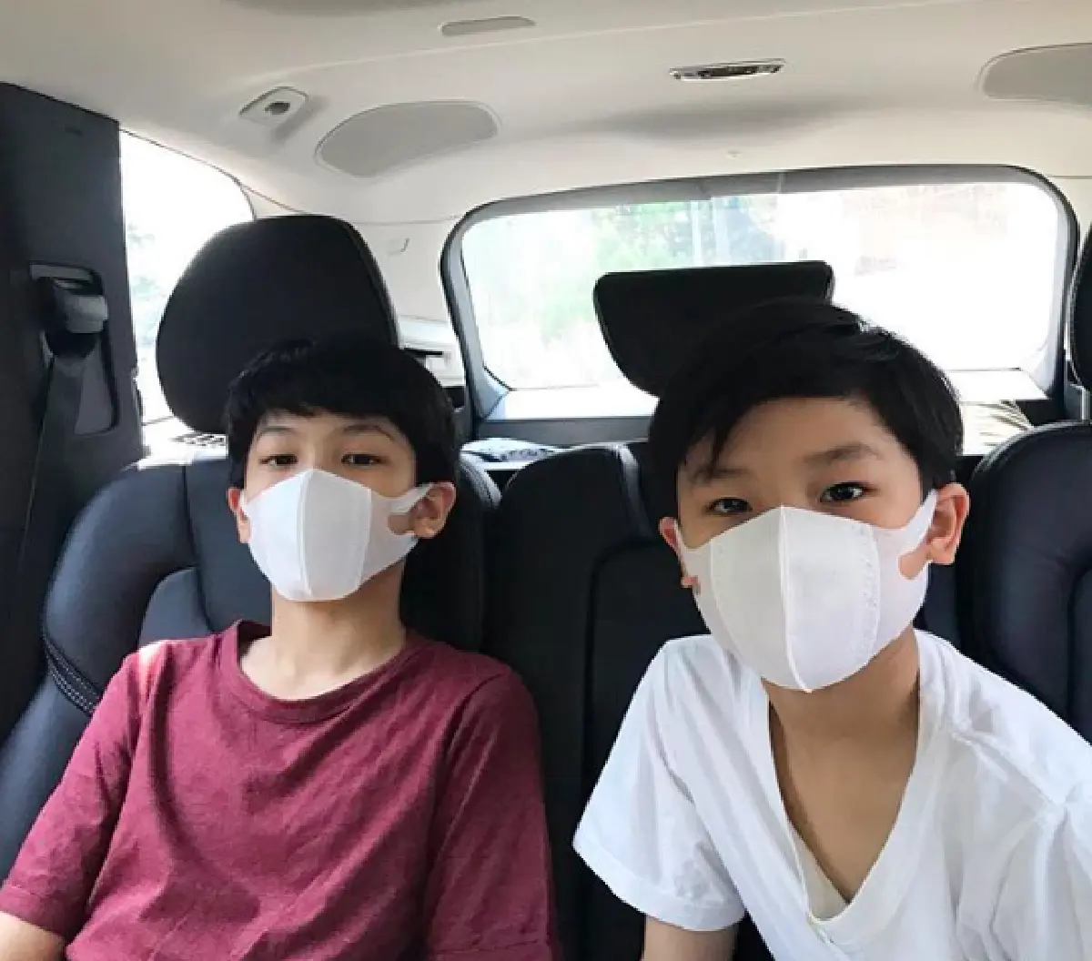 “เคน-หน่อย” พาลูกชาย “น้องคุน-น้องจุน” หนีฝุ่นพิษ PM 2.5 ไปเที่ยวทะเลชุมพร