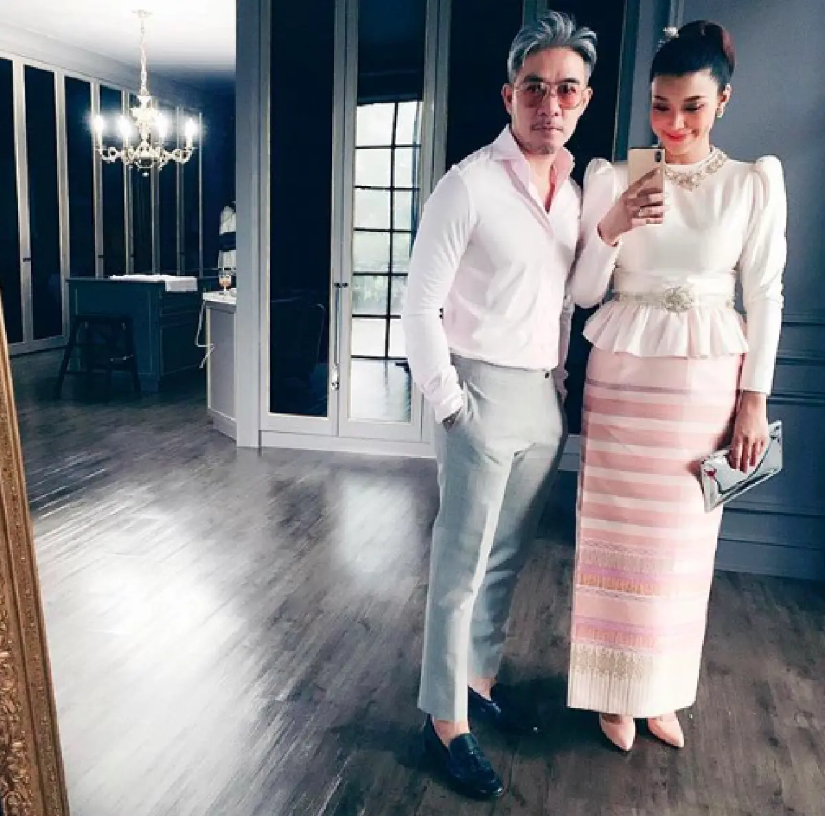 อิ่มอกอิ่มใจ! “เอมมี่ มรกต” สวมชุดไทยสวยสง่าทำบุญวันเกิดอายุครบ 35