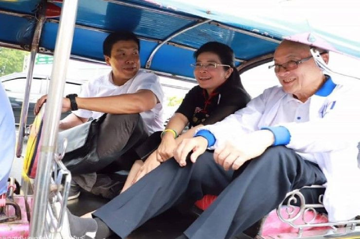 หญิงหน่อยเผยผู้ค้าเยาวราชครวญเศรษฐกิจซบเซา-มองขาดการหนุนจากรัฐ หญิงหน่อยเผยผู้ค้าเยาวราชครวญเศรษฐกิจซบเซา-มองขาดการหนุนจากรัฐ