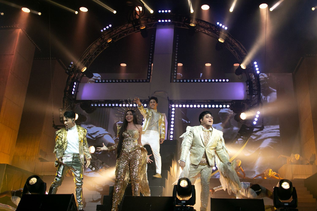 โอ มาย ก๊อด 4 โพดำ โชว์สนุกครบรส โอ มาย ก๊อด 4 โพดำ โชว์สนุกครบรส