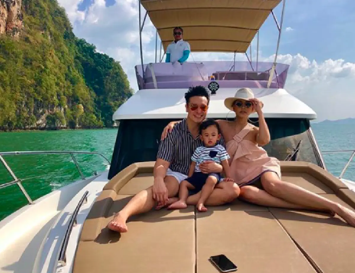 ทริปนี้คุณแม่ขอแซ่บ! "ชาย-วิกกี้" พา "น้องตฤณ" เที่ยวภูเก็ต โชว์หุ่นแซ่บ