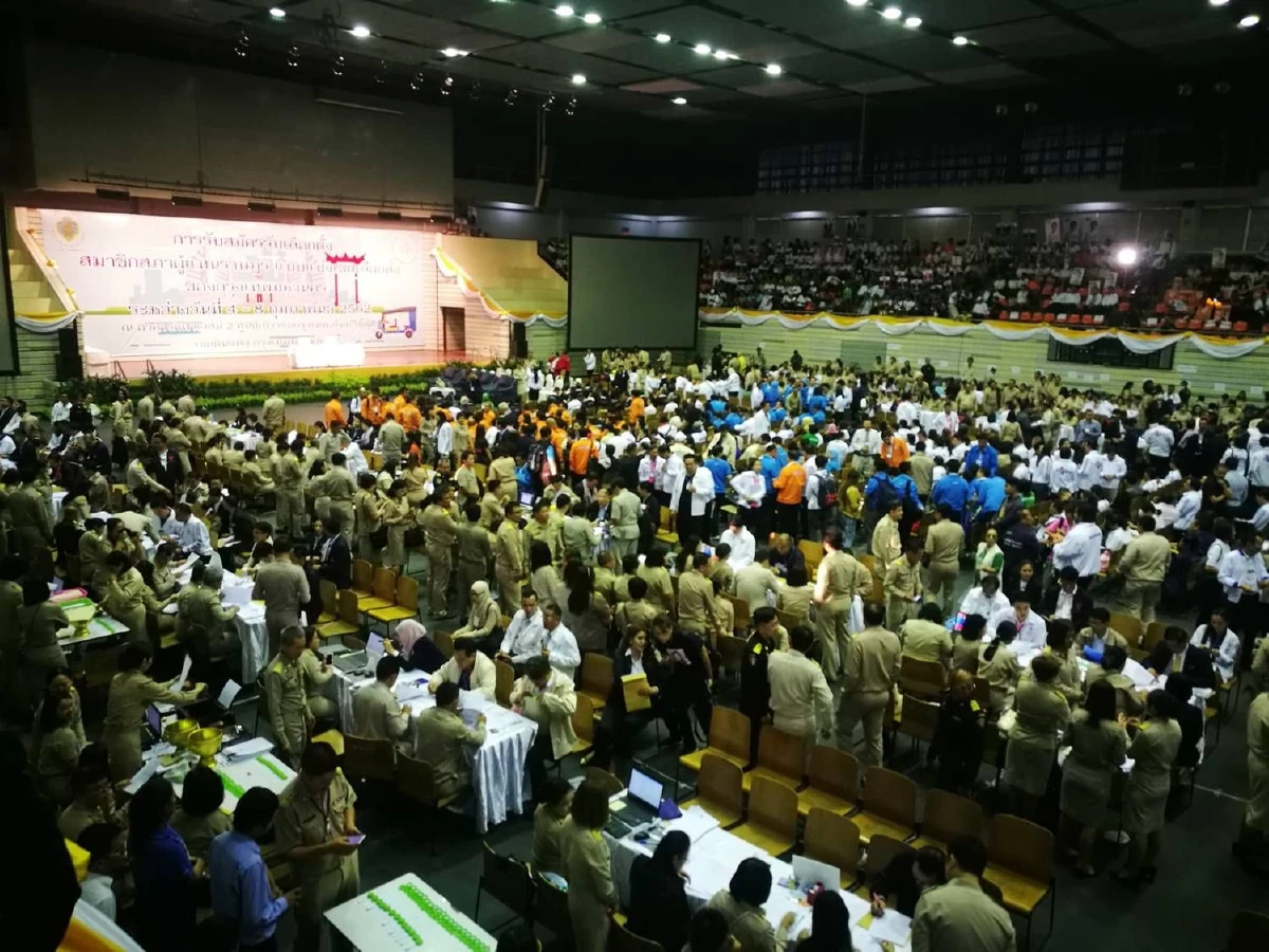 เปิดรับสมัครสส.วันแรกคึก! พรรคการเมือง-กองเชียร์มาตั้งแต่เช้าตรู่