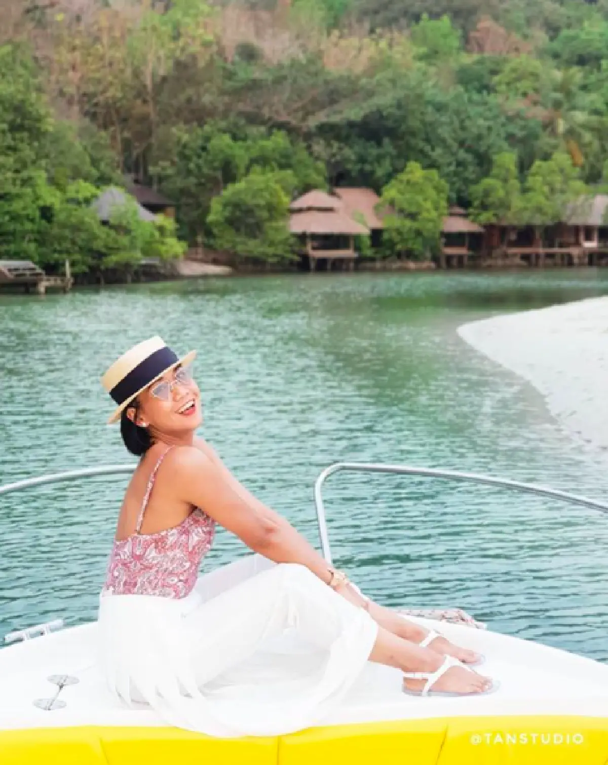 “กาละแมร์” หนีฝุ่นพิษ PM 2.5 เที่ยวเกาะกูด พร้อมอวดสีผิวน้ำผึ้งท้าแสงแดด