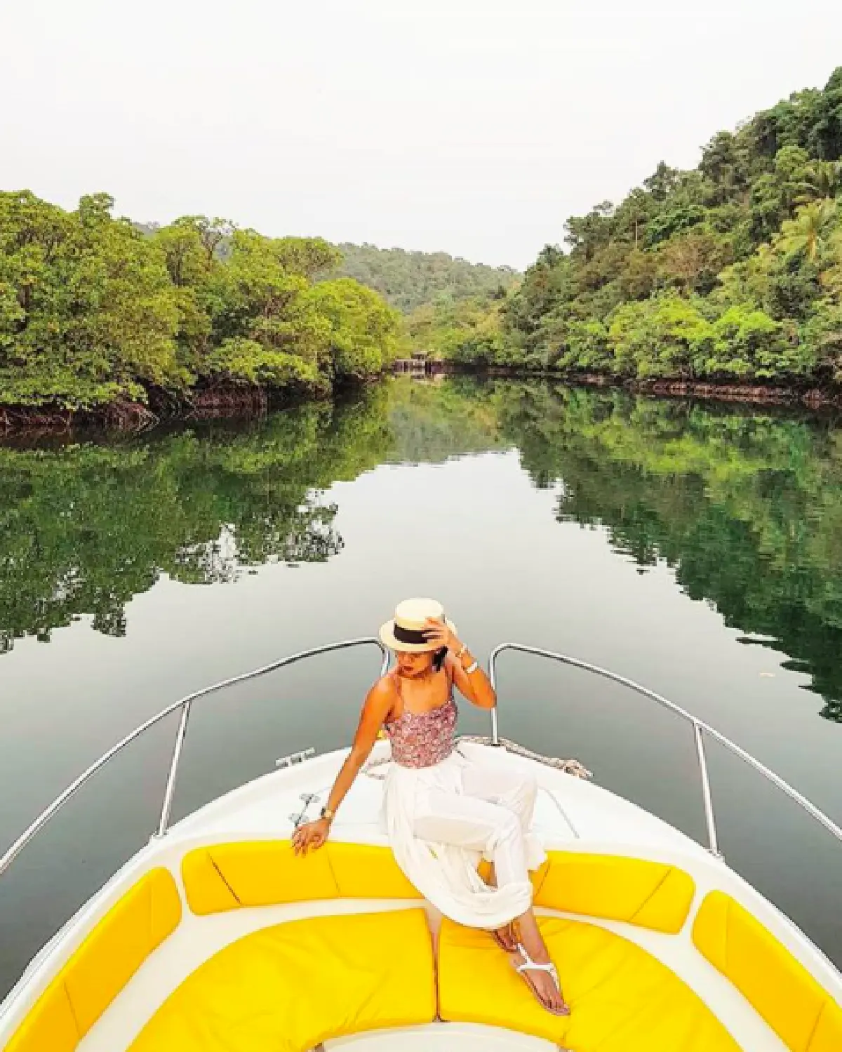 “กาละแมร์” หนีฝุ่นพิษ PM 2.5 เที่ยวเกาะกูด พร้อมอวดสีผิวน้ำผึ้งท้าแสงแดด