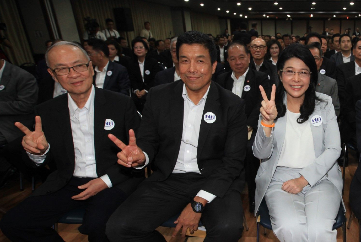 เพื่อไทยชู "สุดารัตน์-ชัยเกษม-ชัชชาติ" ชิงเก้าอี้นายกฯ เพื่อไทยชู "สุดารัตน์-ชัยเกษม-ชัชชาติ" ชิงเก้าอี้นายกฯ