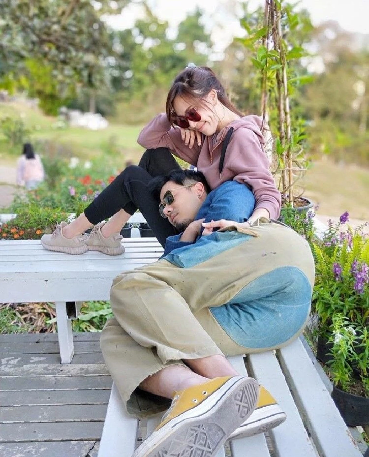 แพร เผยคลิปนั่งบนแท่นเหล็กให้ เชน ยกเพิ่มกล้ามแขนสวีทกลางฟิตเนส