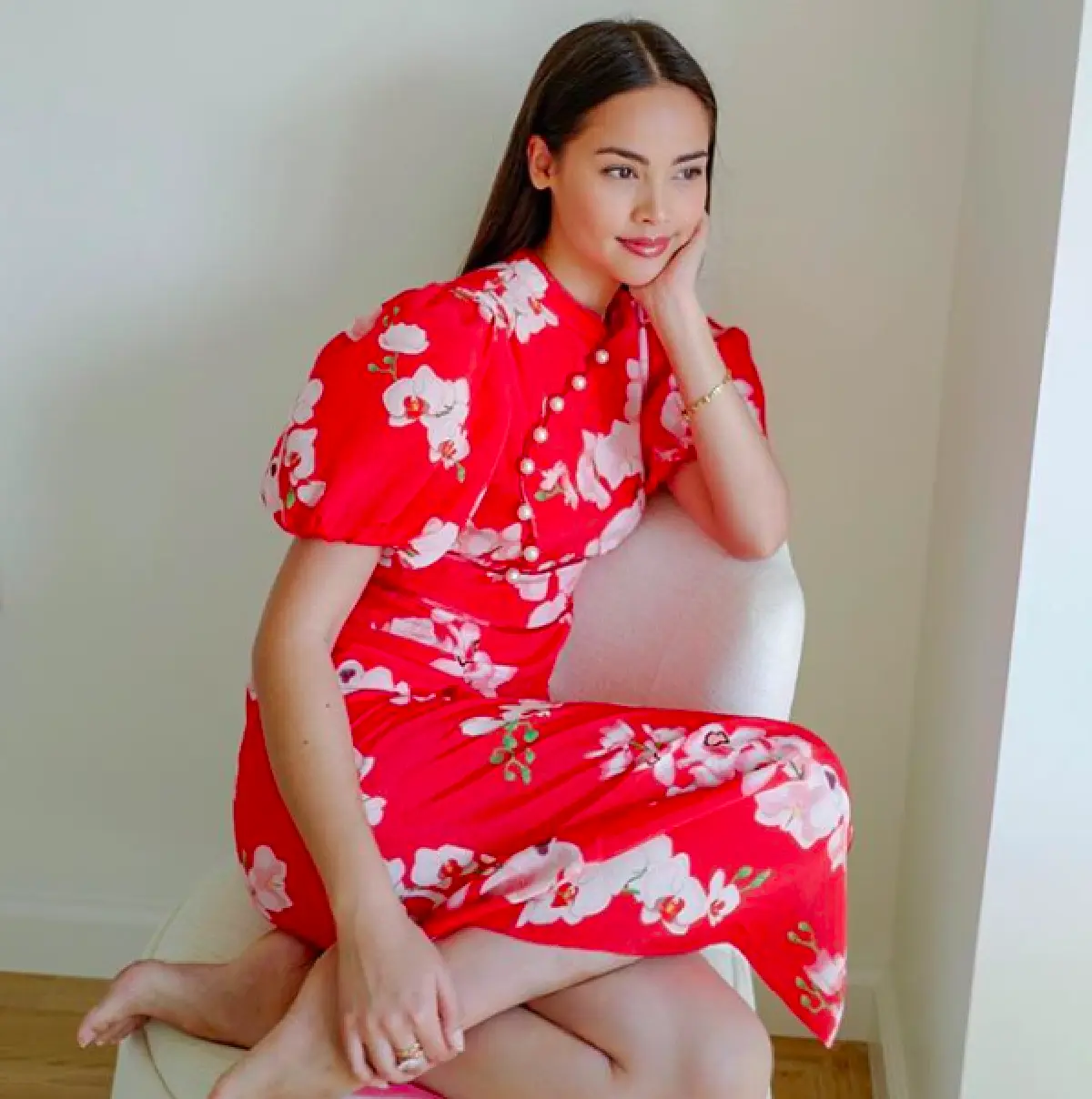 ส่องภาพเหล่าสาวๆ คนบันเทิงใส่ชุดจีน ใส่กี่เพ้าสวยๆ เป๊ะปังต้อนรับปีหมูทอง