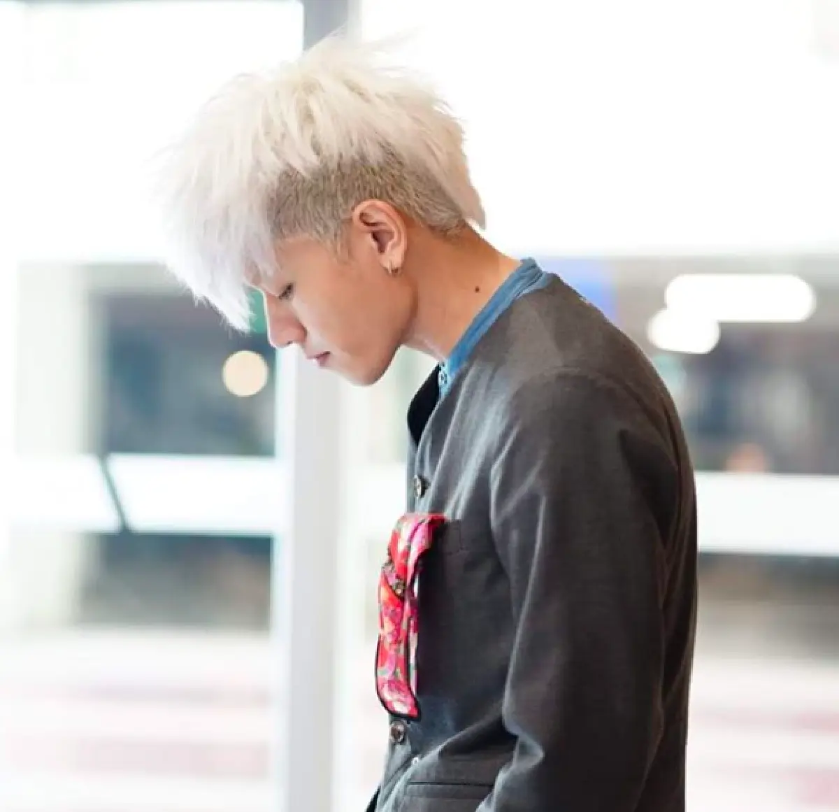 ฉีกทุกกฏแฟชั่น! “โทนี่” ทั้งมีเขี้ยว ทั้งสีผมใหม่ แต่ความหล่อยังคงเดิม