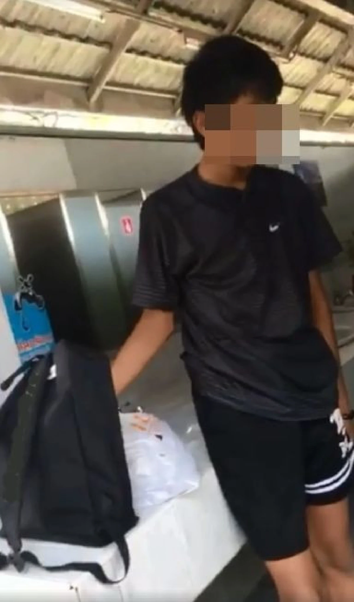 เข้าห้องน้ำต้องระวัง! สาวโวยถูกเด็ก 14 ถ้ำมองในห้องน้ำปั๊ม