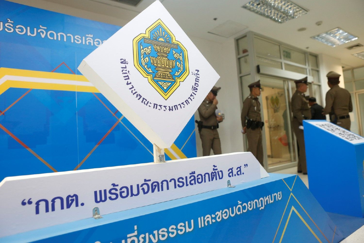 กกต.ย้ำผู้สมัครสส.เขตขาดคุณสมบัติถือเป็นโมฆะทันที กกต.ย้ำผู้สมัครสส.เขตขาดคุณสมบัติถือเป็นโมฆะทันที