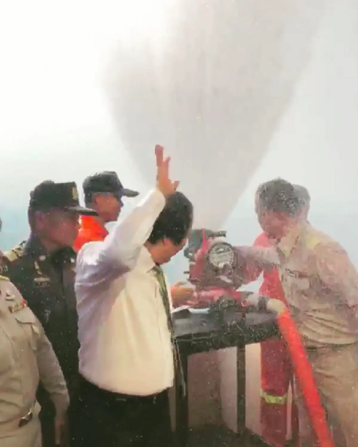 "บุ้ง สะธี” ขอร่ายยาวชี้แจงการพ่นละอองน้ำจากตึกใบหยก หลังมีคนมองไร้สาระเปลืองงบ