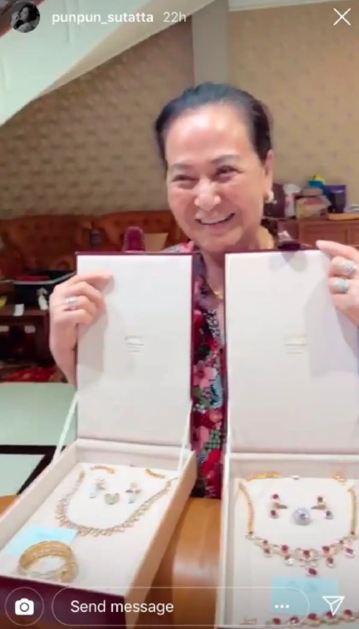 อั่งเปาที่ไม่ธรรมดา! “อาม่า” จัดเครื่องเพชรชุดใหญ่ให้ “ปันปัน” แทนการแจกซอง