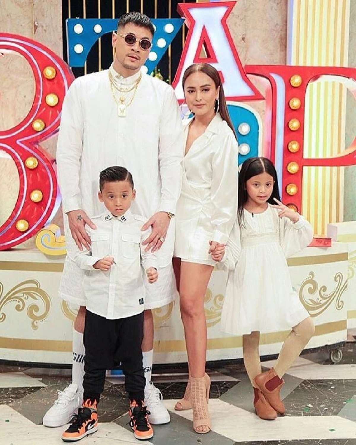 นานา เล่าถึง น้องบรู๊คลิน พยายามแต่งตัวเท่ๆเหมือน พ่อเวย์ แต่ยังขาดทองเลยไม่เป๊ะ