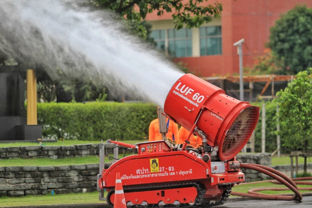 ลุยบิ๊กคลีนนิ่งสวนอุตสาหกรรมบางกะดีลดฝุ่นในอากาศ