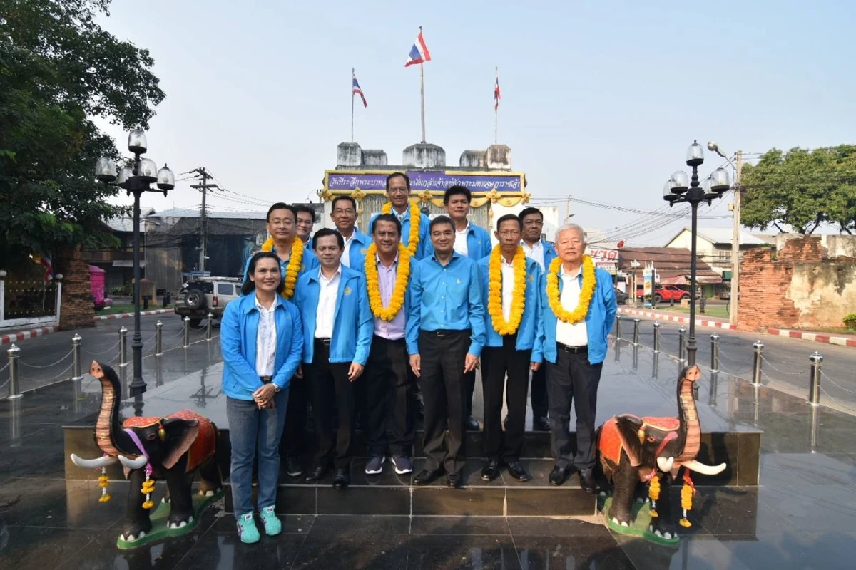 "อภิสิทธิ์"ช่วยผู้สมัครสส.กาญจน์มั่นใจได้เก้าอี้5ที่นั่งยกจังหวัด