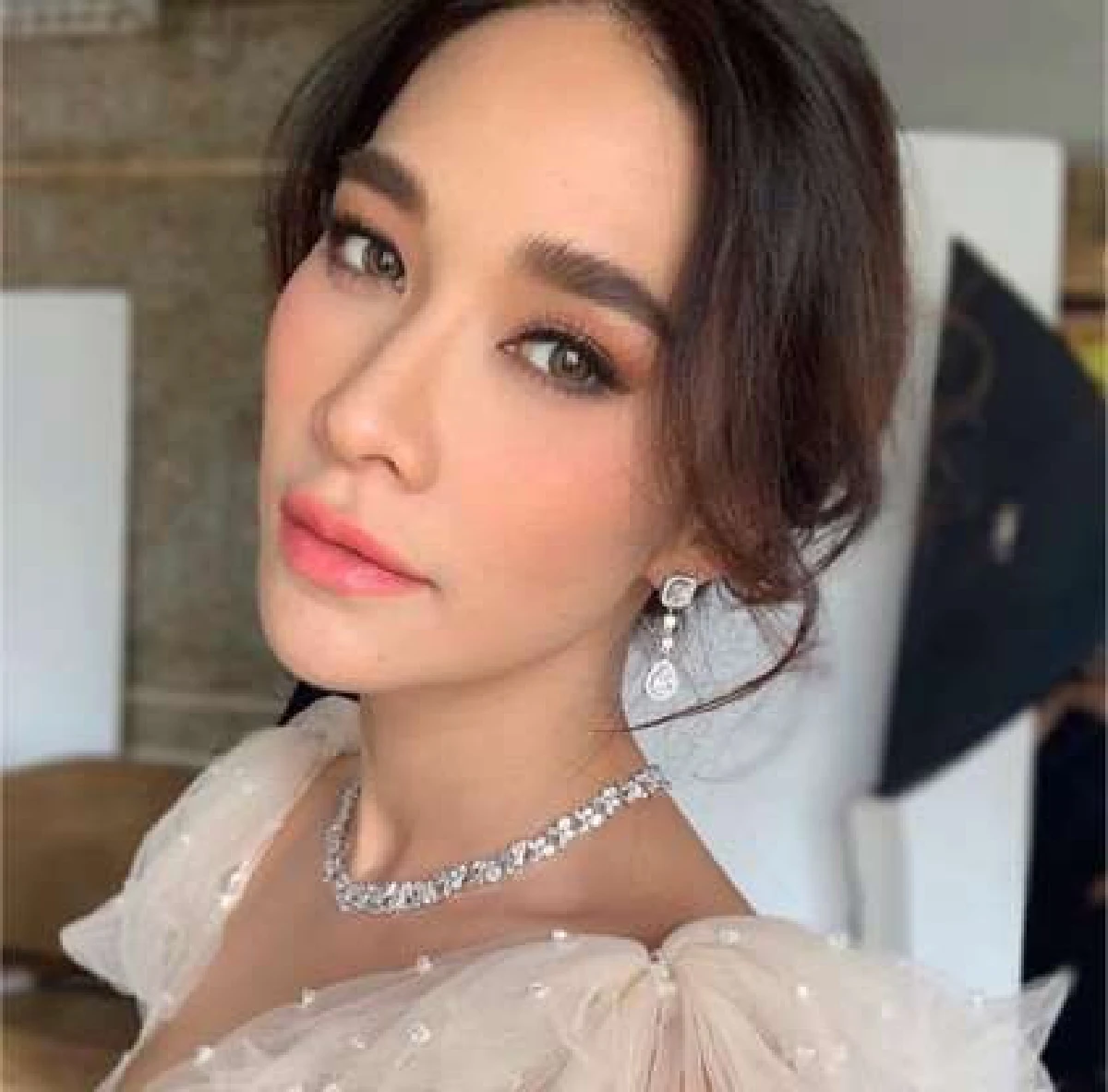 สวยแค่ไหนถามใจดู “พลอย เฌอมาลย์” ถ่ายแบบในชุดเจ้าสาว งดงามมาก