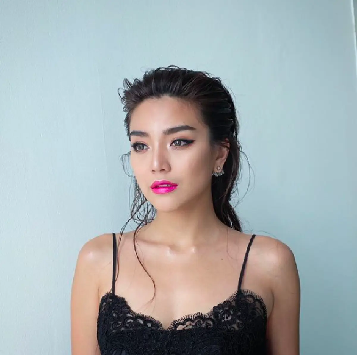 สะกดทุกสายตากับทรงผมสุดคลาสสิค Wet Look ของหนุ่มๆ สาวๆ คนบันเทิง