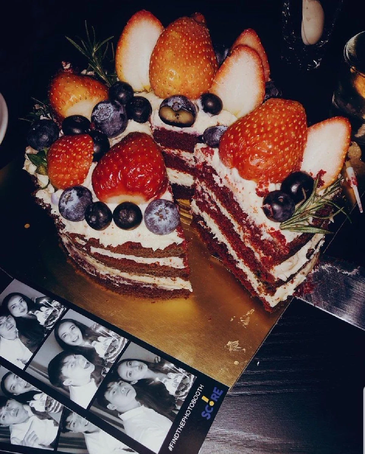 ช็อตน่ารักๆ ต้นหอม-มะตูม หอบเค้กเซอร์ไพรส์วันเกิด แต้ว ณฐพร (คลิป)