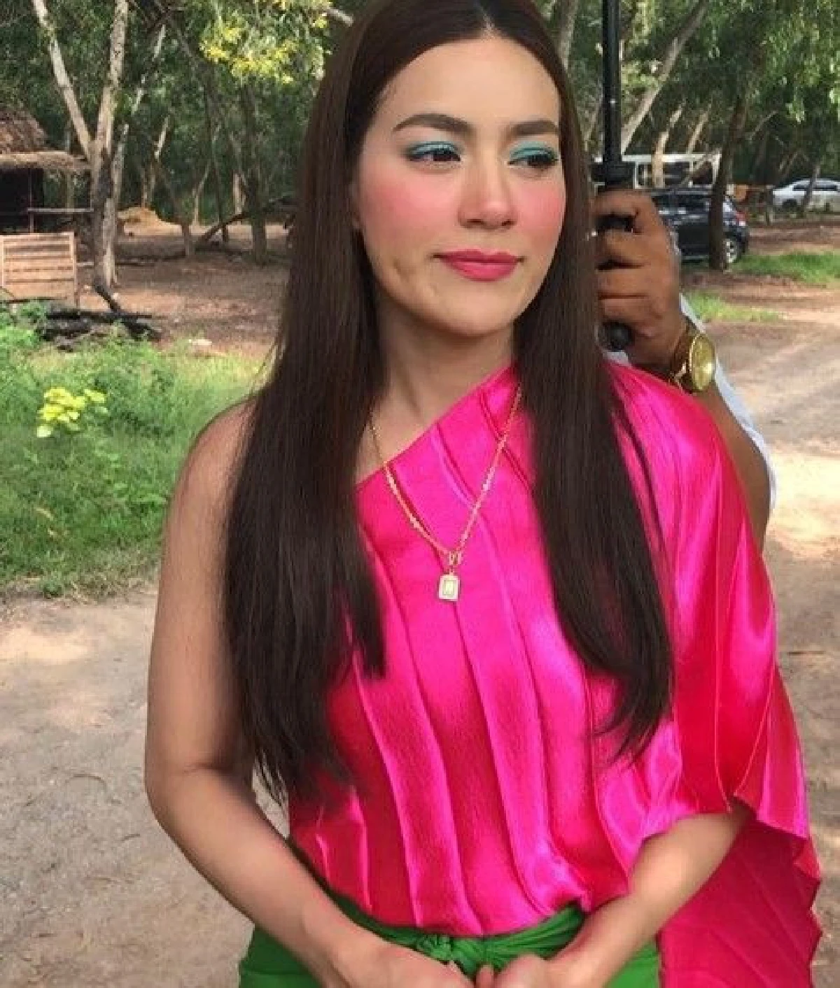 ไม่สวยหรอพี่? คิมเบอร์ลี่ แต่งหน้าจัดจ้าน..สมเป็นแฟชั่นนิสต้าท่าโฉลง