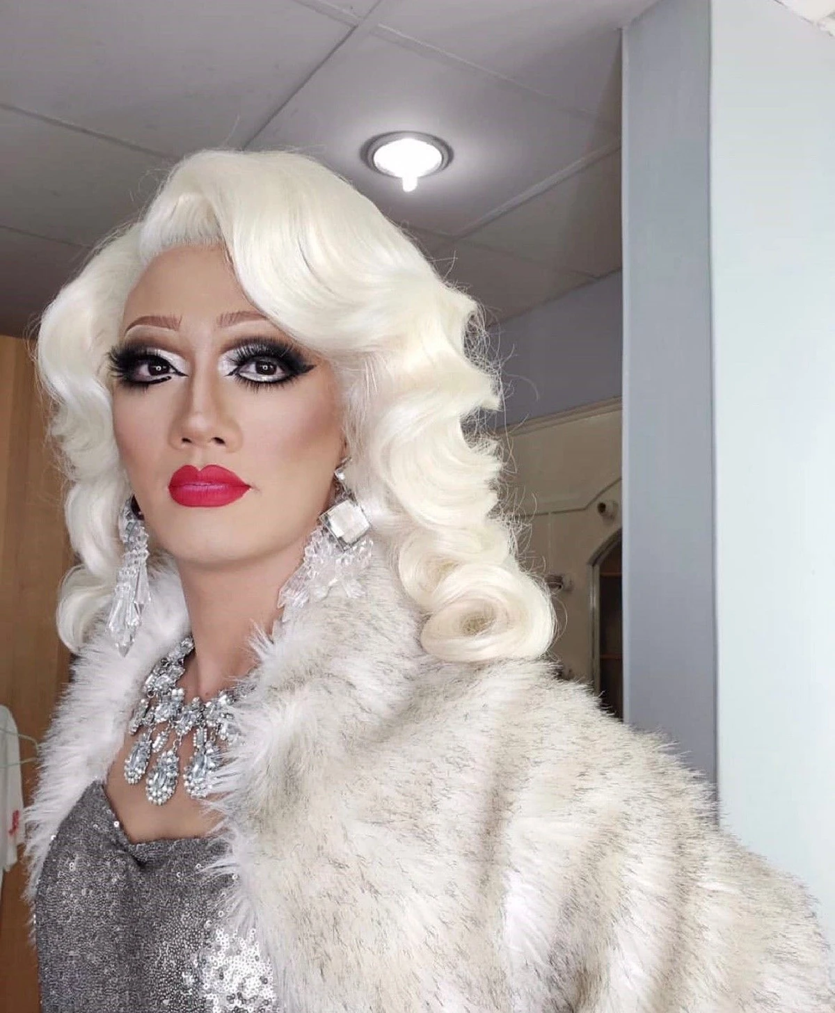 เป้ อารักษ์ แปลงโฉมเป็น น้องปูเป้ แต่งหญิงสวยฟาดมาดนางพญา