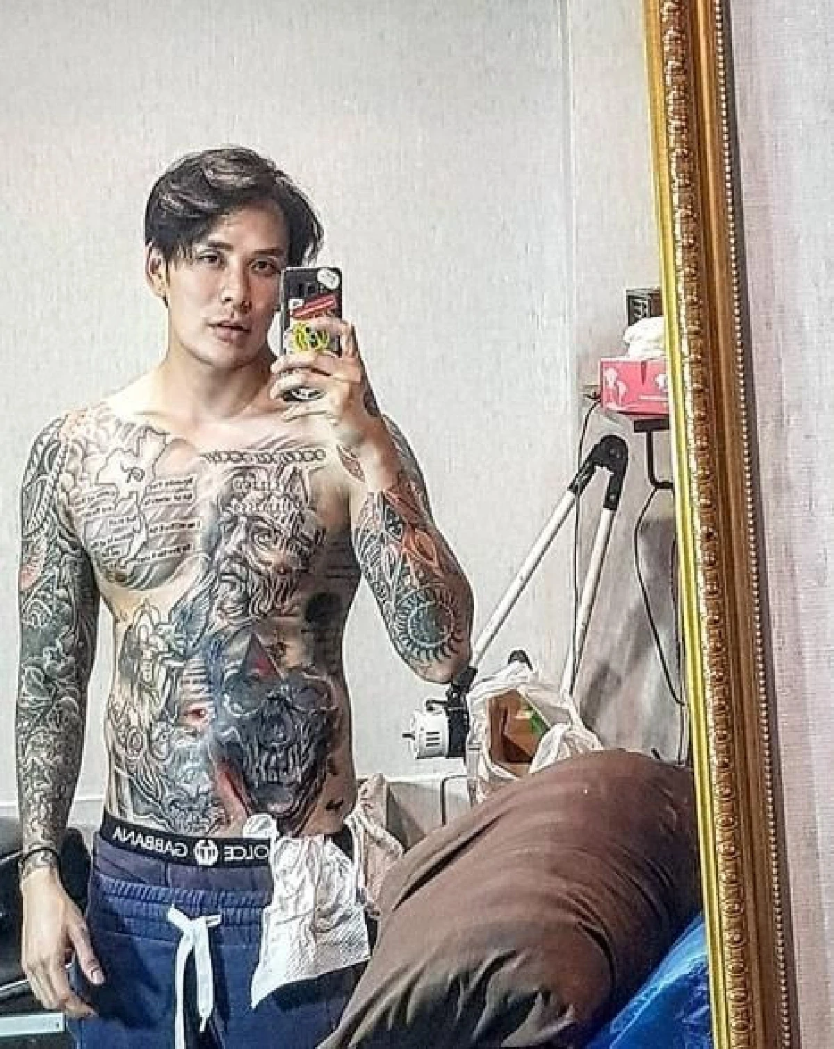 สาวๆใจสั่น! แทค ภรัณยู ชวนอาบน้ำ..อวดกล้ามแน่นๆรอยสักสุดวาบหวิว