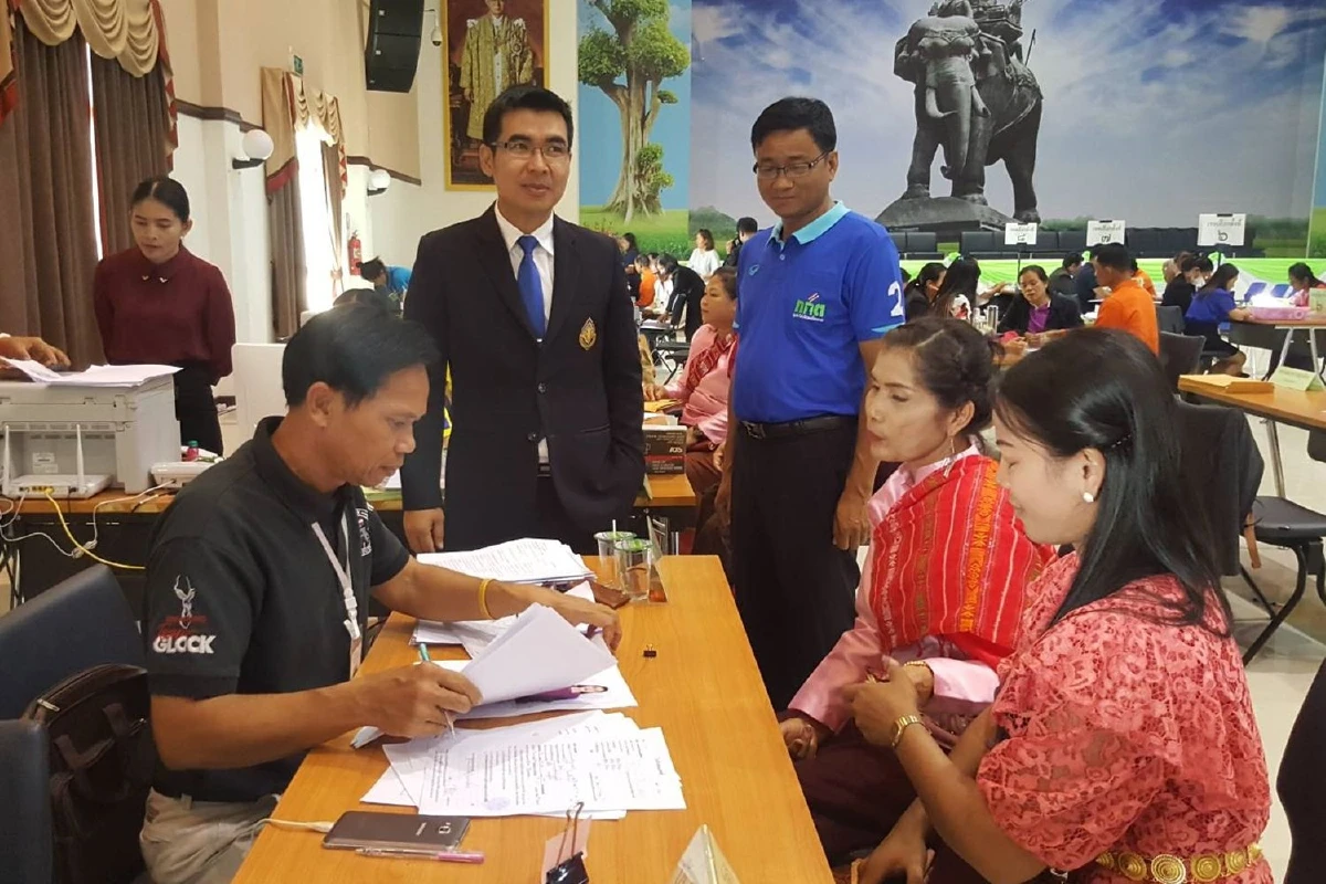 ออเจ้าก็มาจ๊ะ!ไทยรักธรรมแต่งชุดไทยทั้งทีมสมัครส.ส.วันสุดท้าย