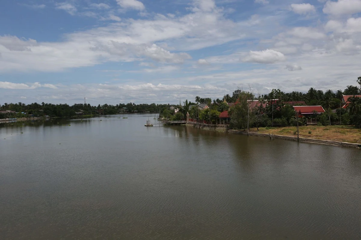 หลบทะเลฝุ่น ปั่นเที่ยวเมืองสายน้ำ ‘อัมพวา’