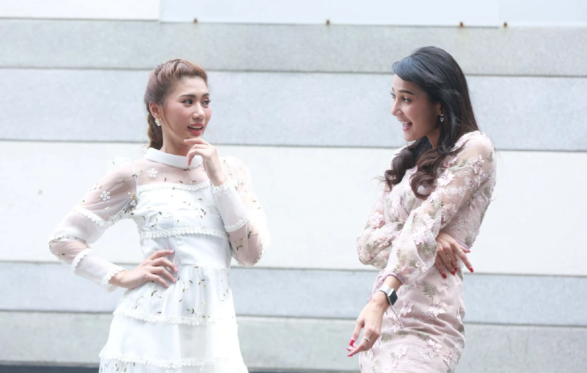 ทิฆัมพร อยู่กำเหนิด+ร่มเกล้า อมาตยกุล คู่ซี้ผู้ประกาศข่าวสาวสวย