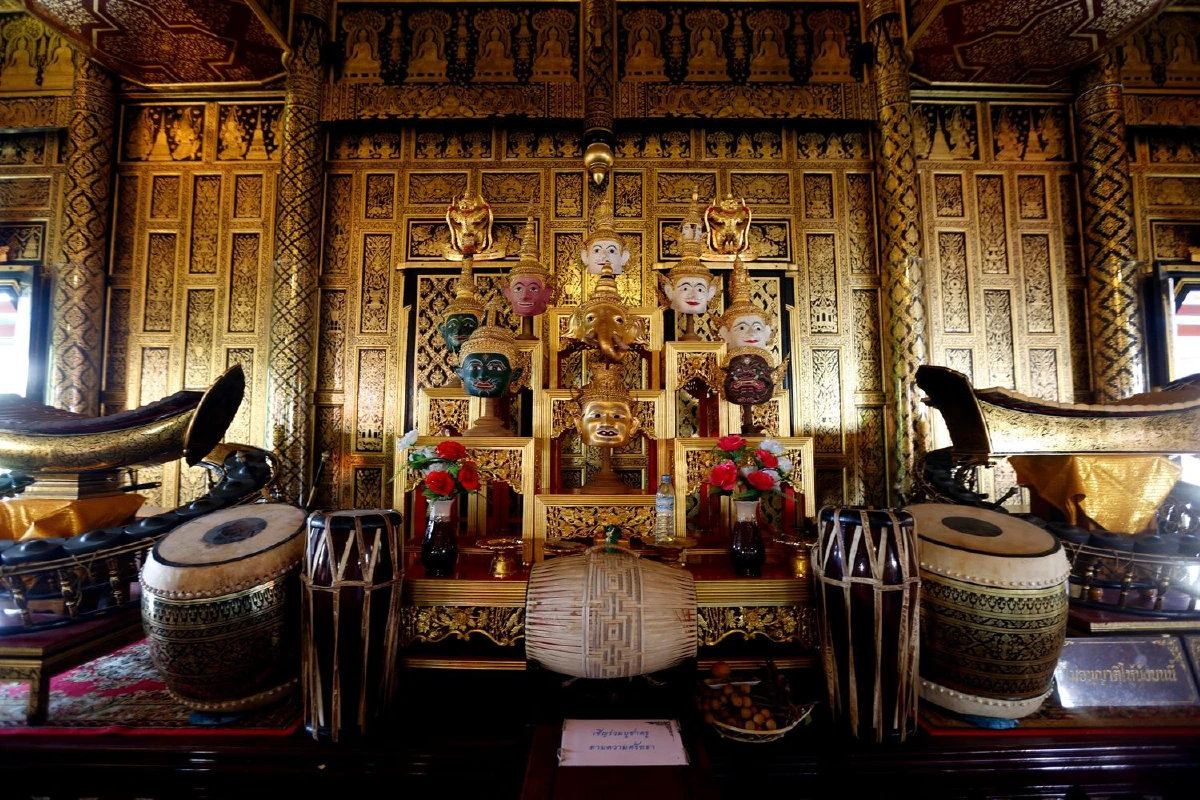 หลบทะเลฝุ่น ปั่นเที่ยวเมืองสายน้ำ ‘อัมพวา’